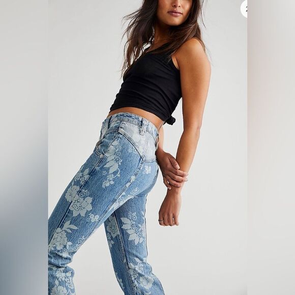 Free People Naomi floral flare jeans. Size 24 - Picture 2 of 6